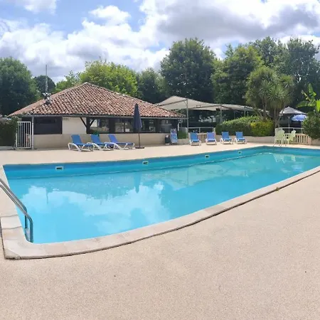 Camping Les Bruyeres * Sainte-Eulalie-en-Born