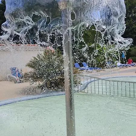Camping Les Bruyeres Parque de Campismo *