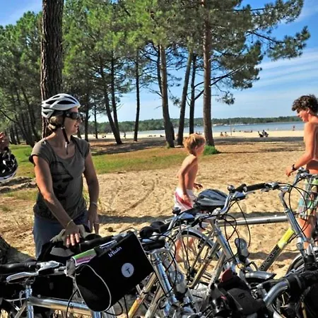 Camping Les Bruyeres Parque de Campismo